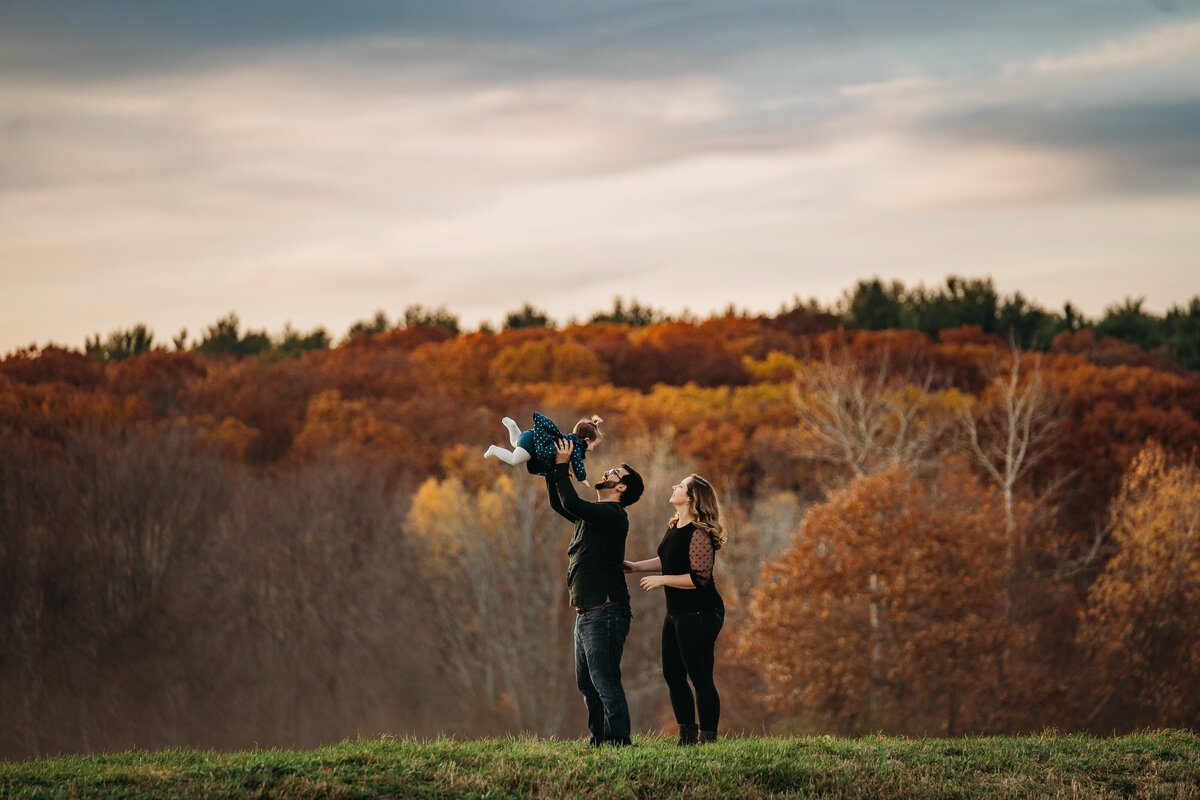 family photoshoot in the autumn in boston