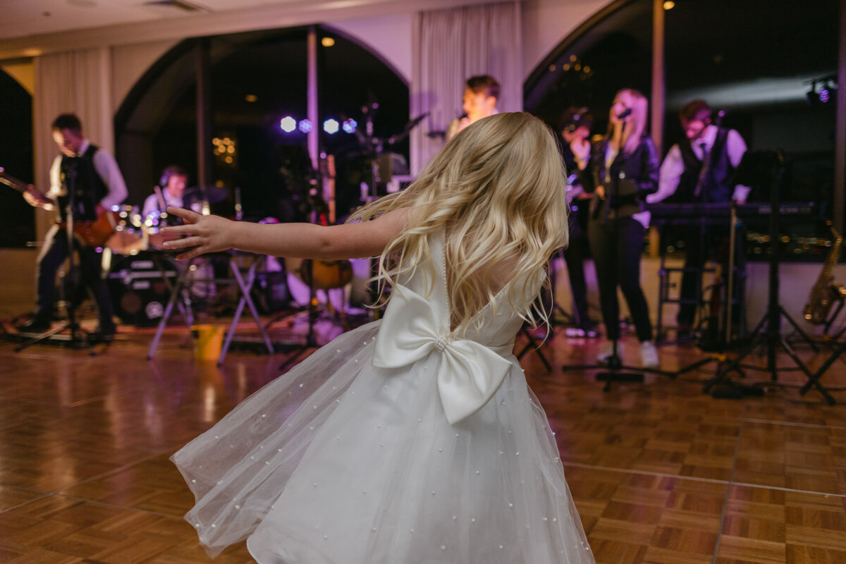 children dancing at texas wedding