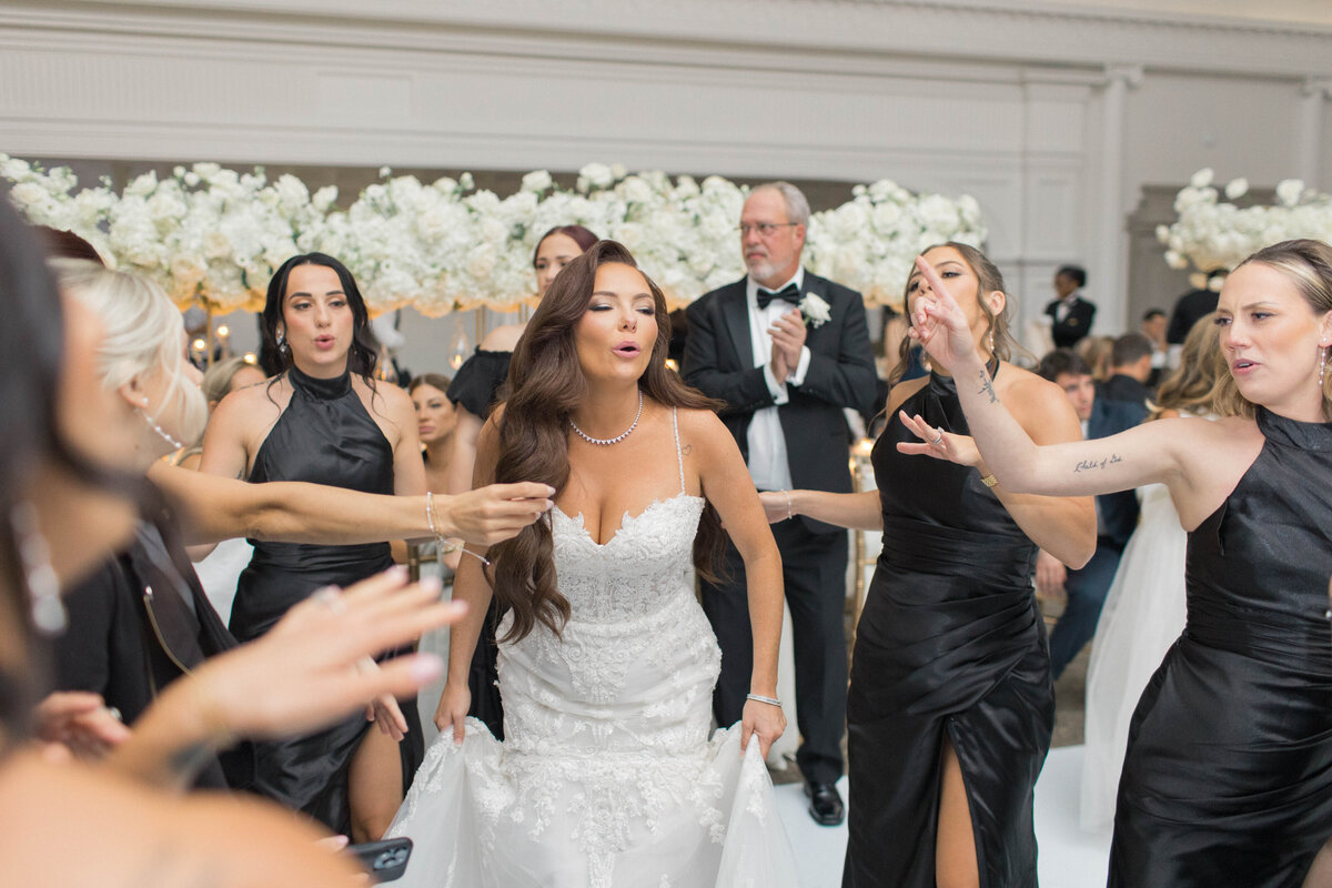 Molly Sue Photography Wedding at Park Chateau 75