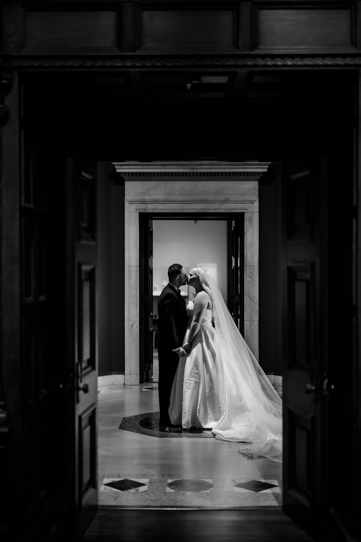 kasia-sickau-photography-cincinnati-ohio-wedding-photographer-caitlyn-mohammed-cincinnati-art-museum-wedding47
