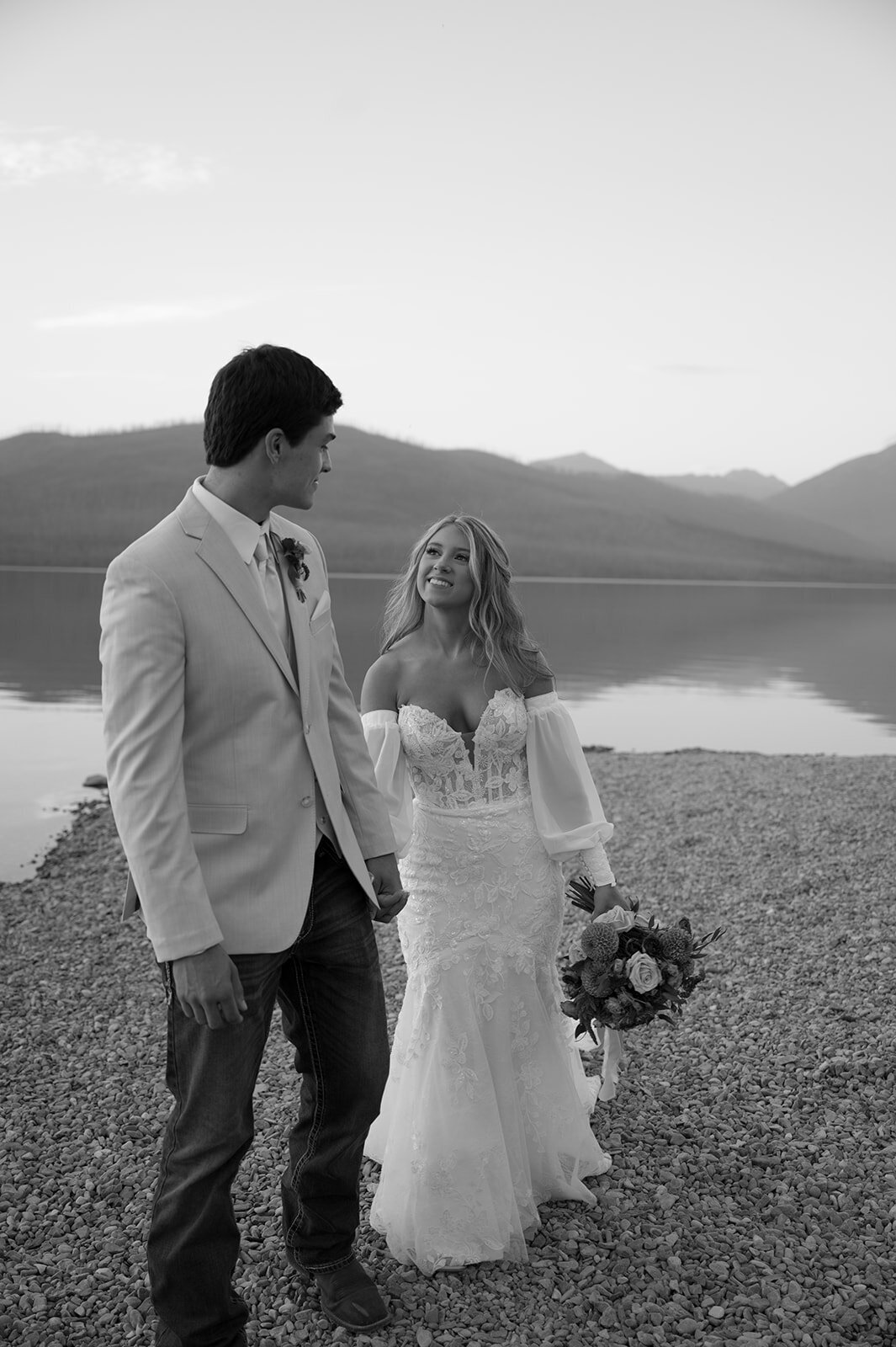 presley-gray-photo-glacier-national-park-elopement-7884