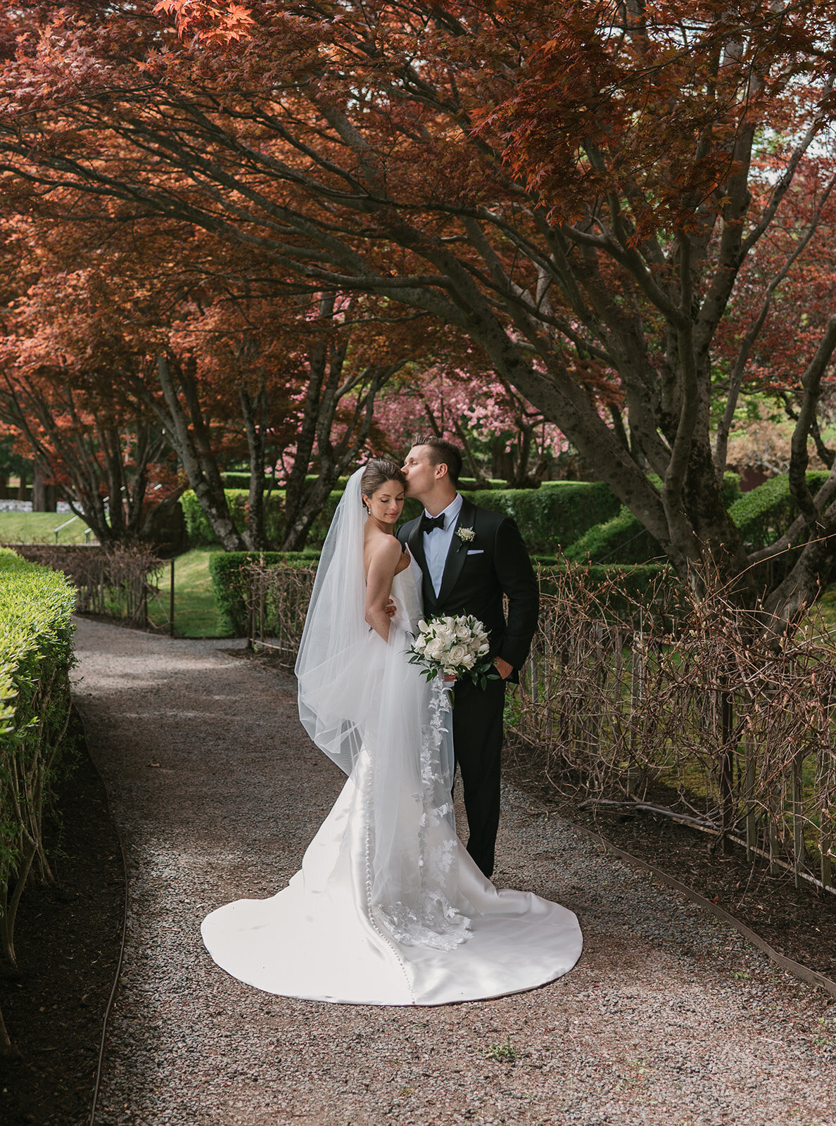 elegant-modern-bride-groom-new-england-jemima-richards-photogrpahy