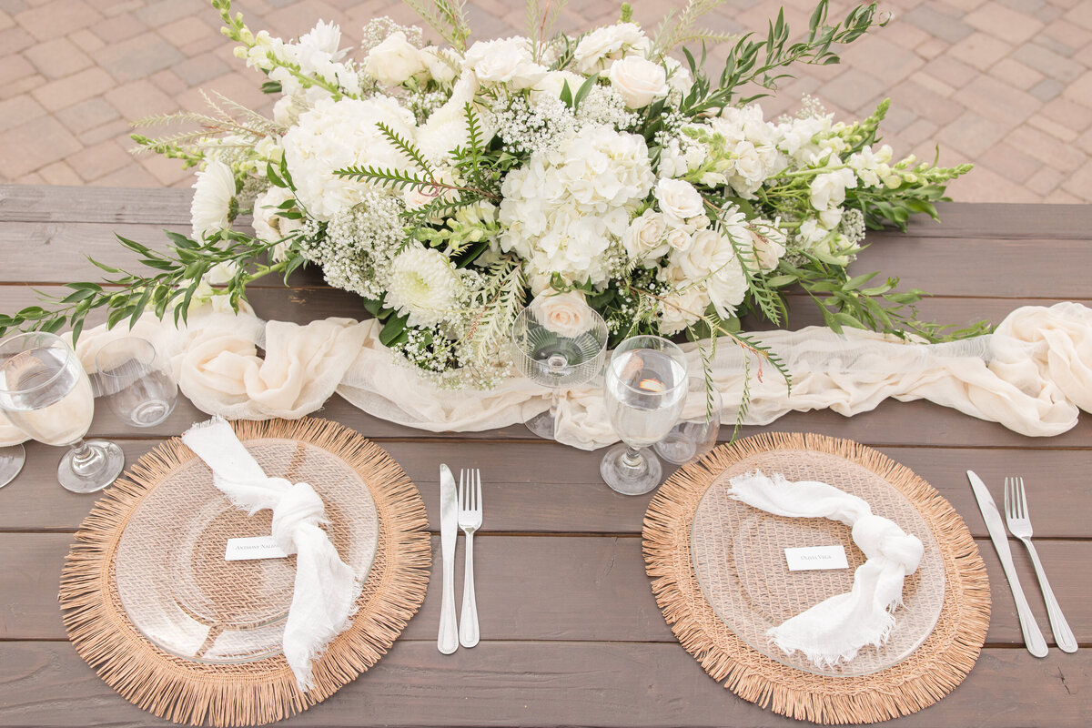 The Estate at Via Las Palmas Palm Springs Light and airy spring wedding southern california wedding venue luxury photography-260