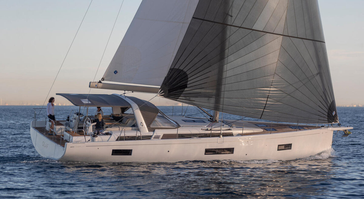 beneteau-oceanis-yacht-51-exterior-4