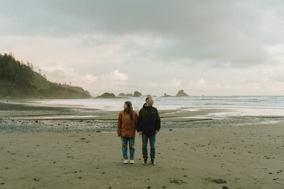 Oregon Coast Couples - lizarrietaphotography-39