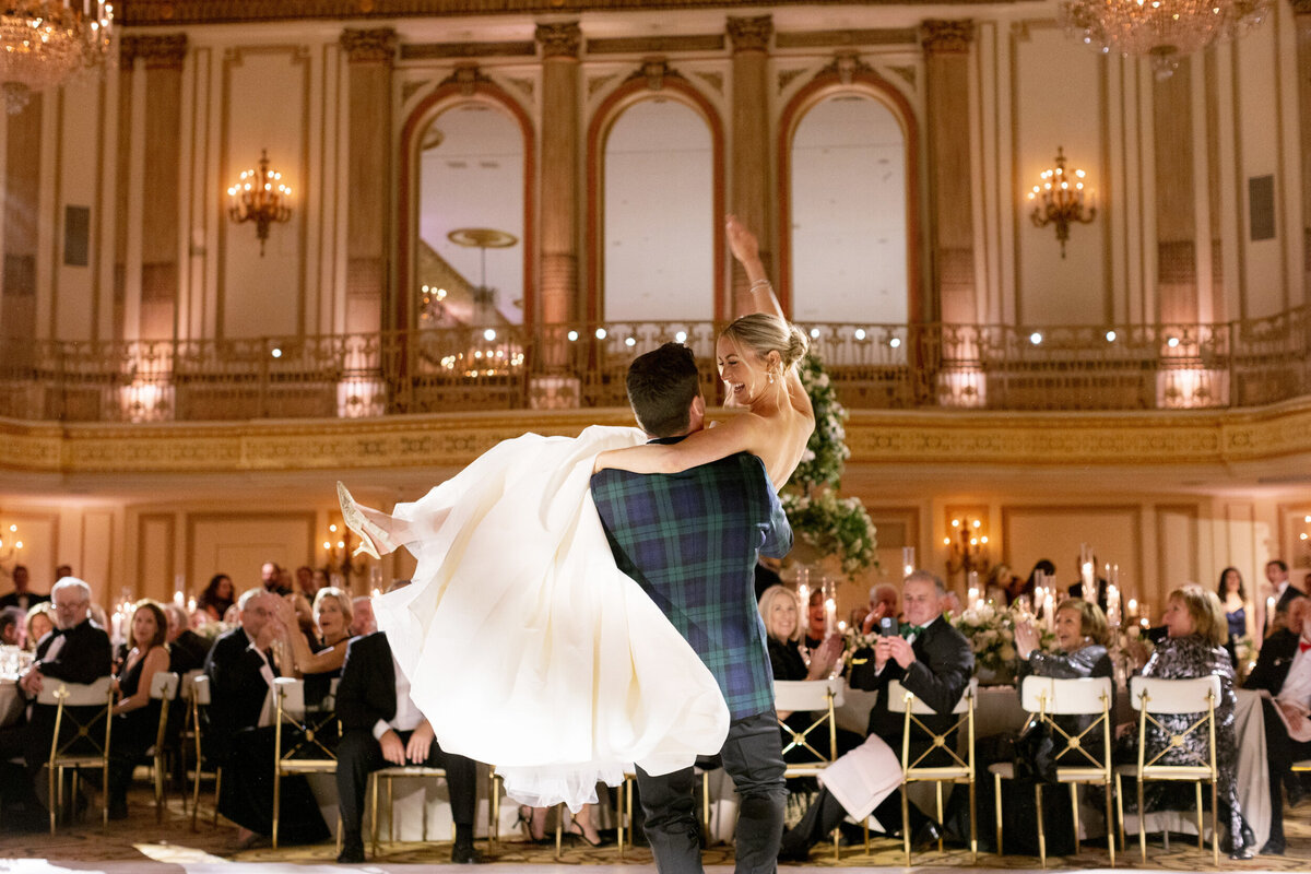 chicago-luxury-winter-wedding-at-old-st-pats-105