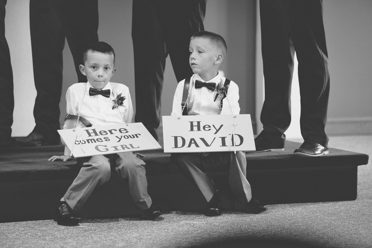 wedding ceremony | Iowa wedding photographer | Iowa Photographer | Playlife | Cedar Rapids | Iowa City | Kalona | Alaynna Ann Schwartz-81
