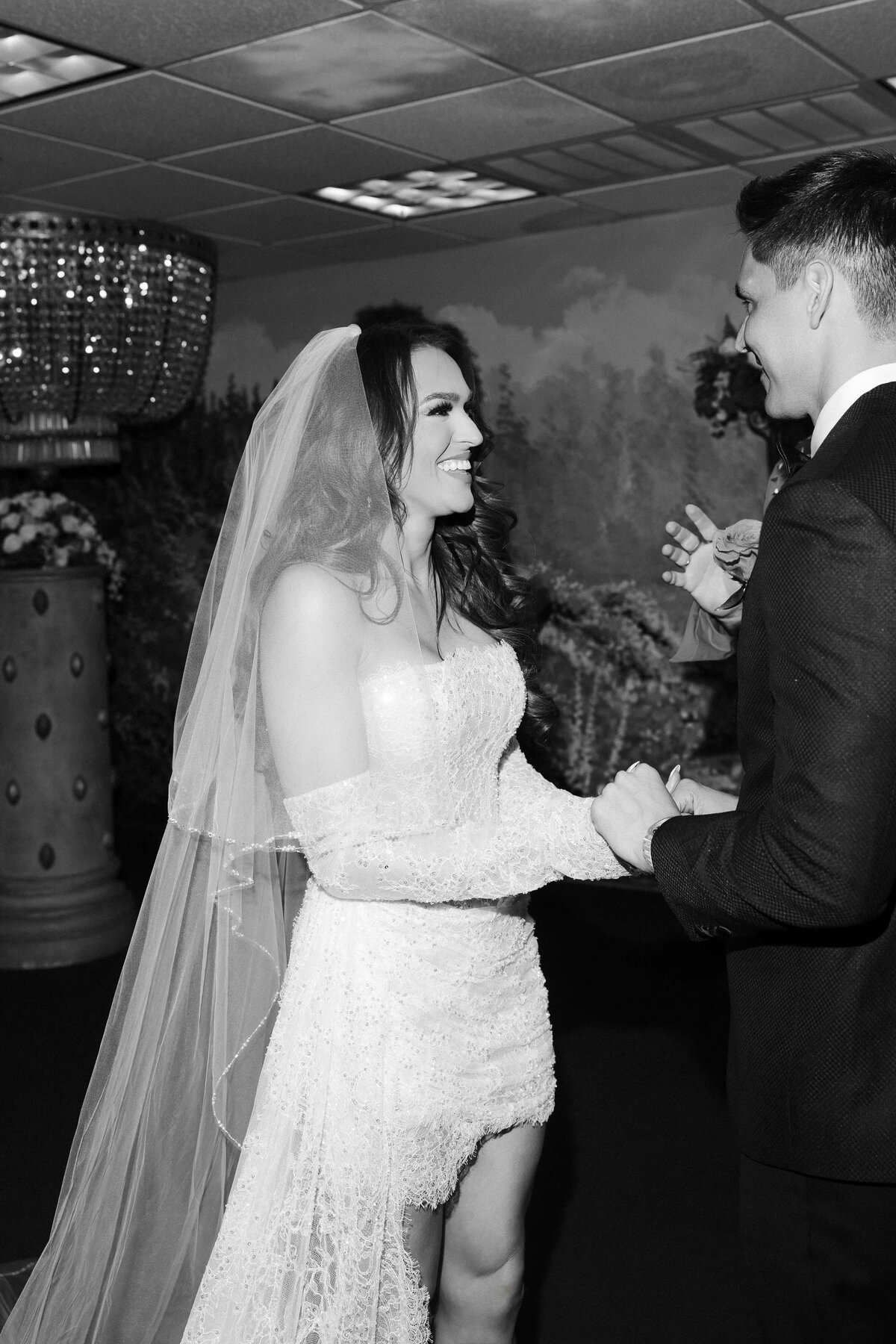 60riskyexposure_alexis-tyler_las-vegas-elopement-photography