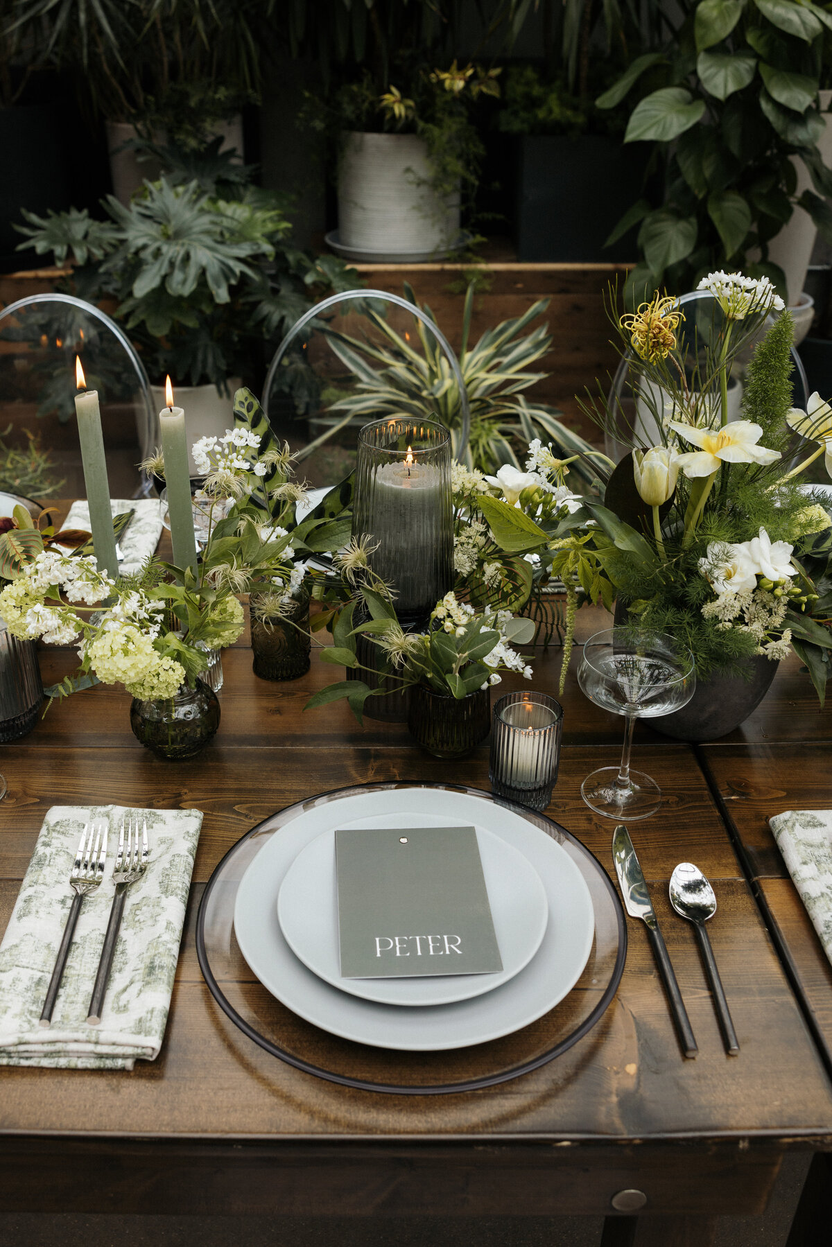 Modern greenhouse wedding at the Tinsmith with Daffodil Parker, Event Essentials, and Fest Paper