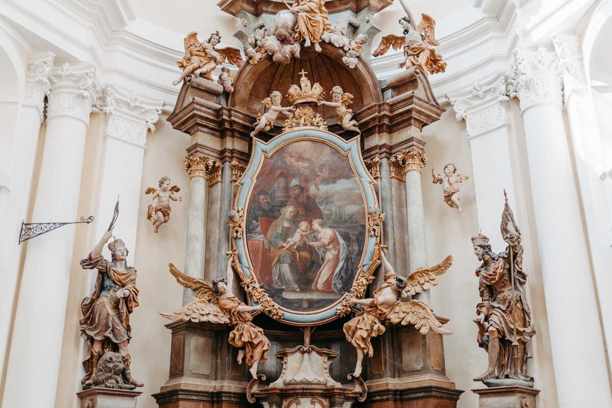 Svatebni_fotografka_Praha_Panenske_Brezany_fotografka_Karolina_Ticha47