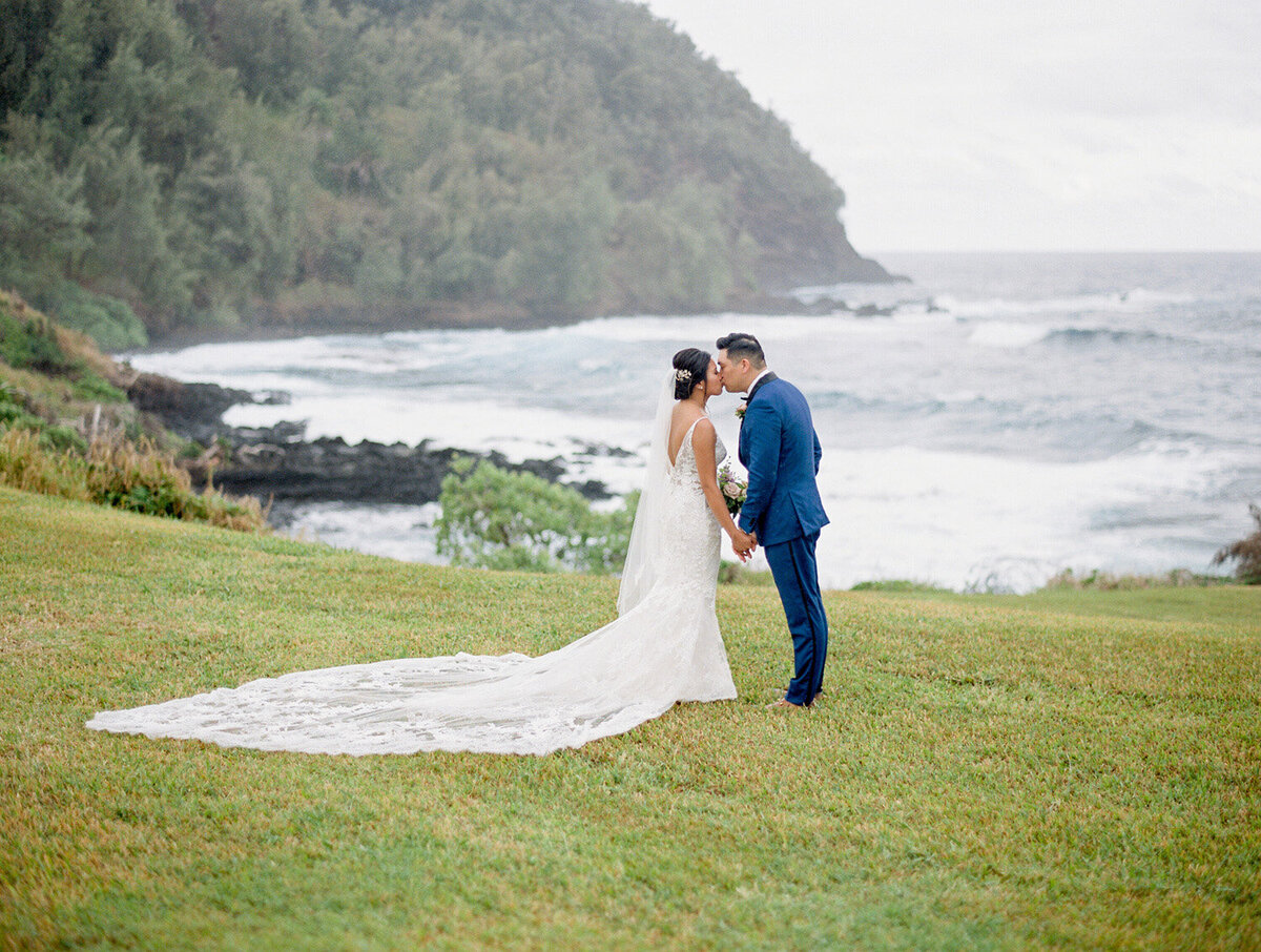 Travaasa-Hana-Hawaii-Wedding-CorinneGraves-1001