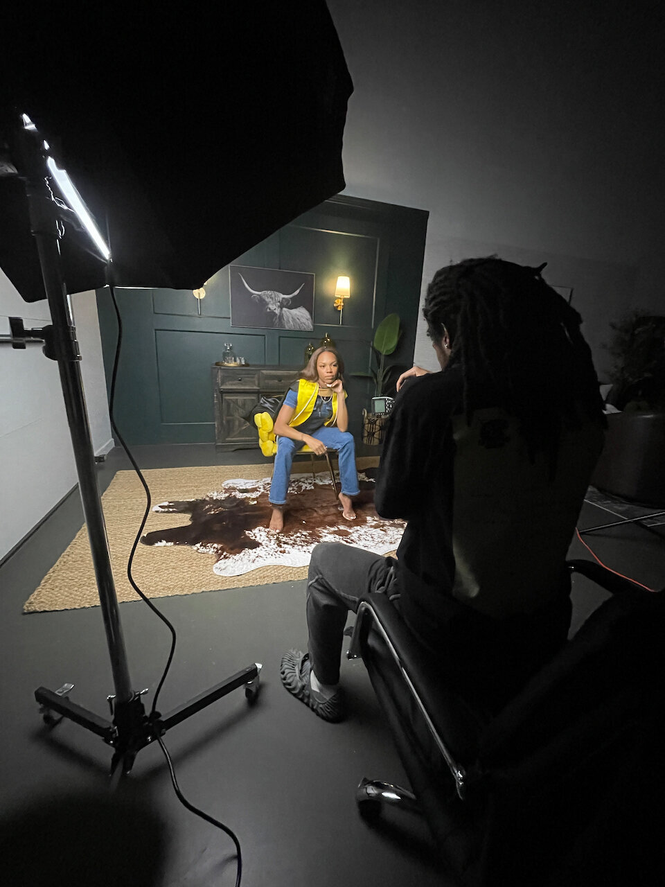 Huntersville_Photo_Rental_Studio_BTS-Grad Session-Cigar Lounge