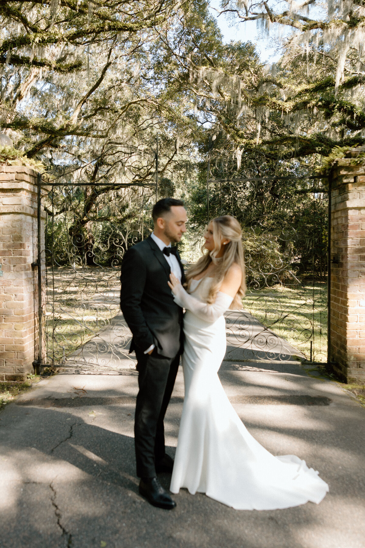 Timeless-Charleston-Tent-Garden-Party-Wedding-PC7A0975