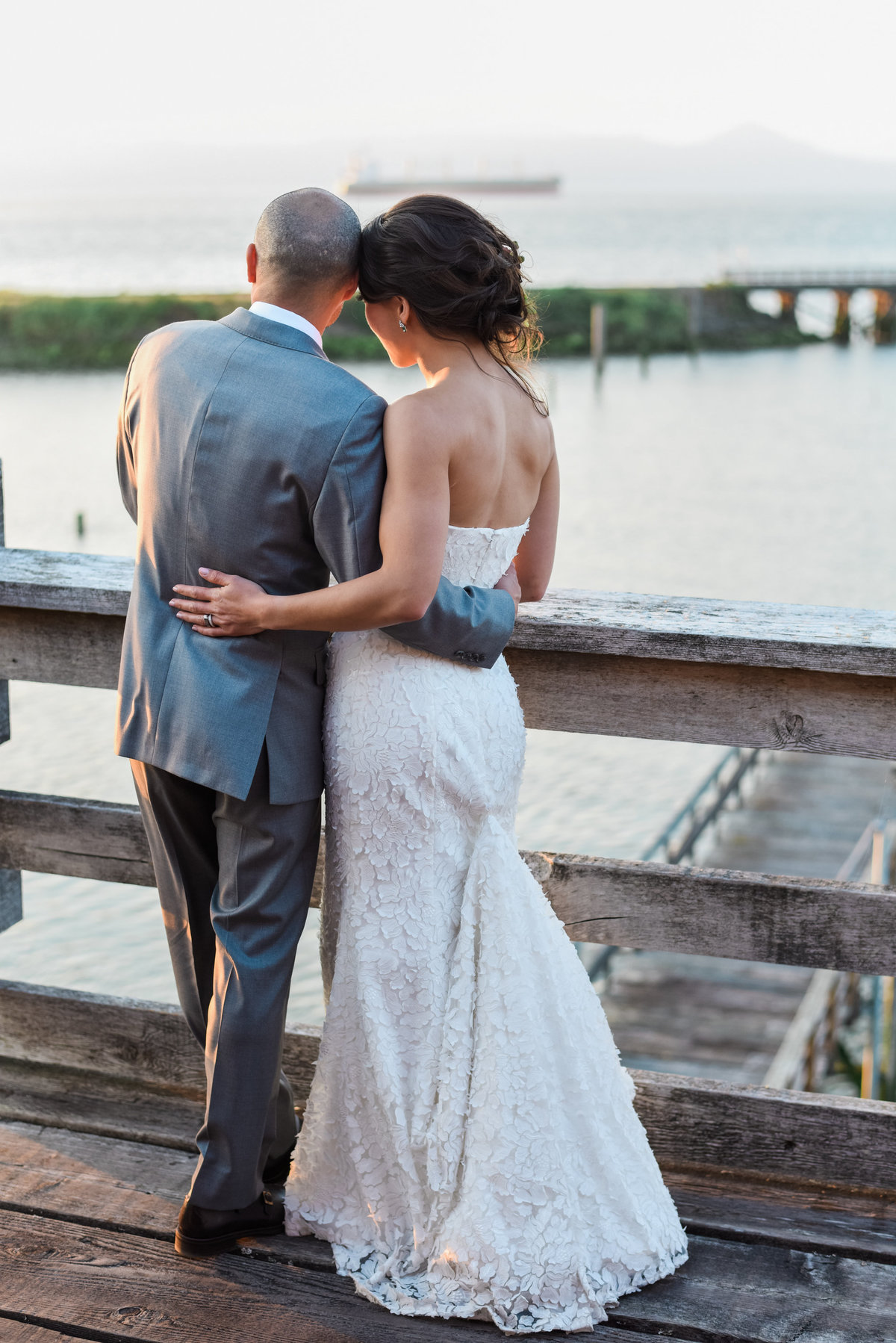 Astoria Oregon wedding pictures on the dock © Bonnie Sen Photography