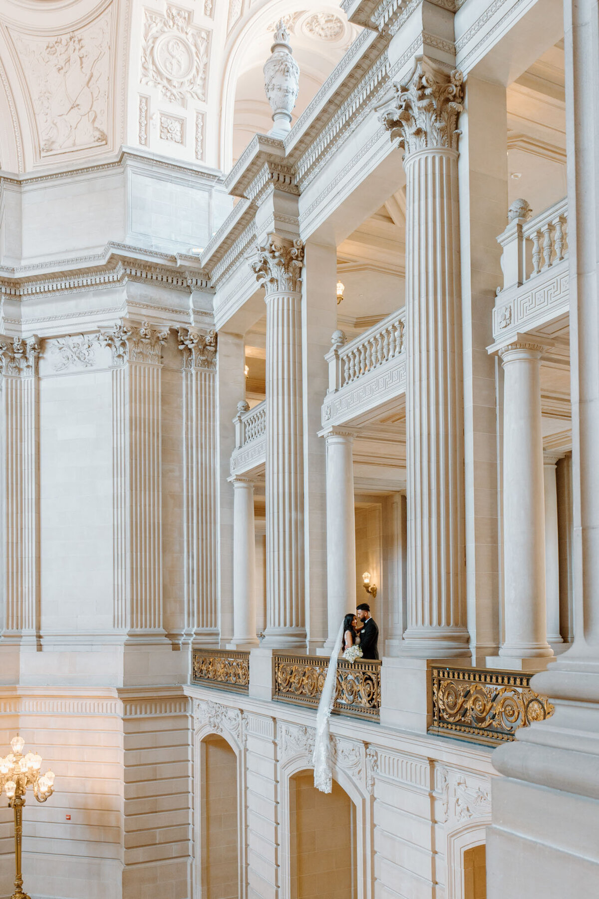 256_sf-city-hall-wedding-photograpger_san-francisco-wedding-photographer-S&M_JAV00419