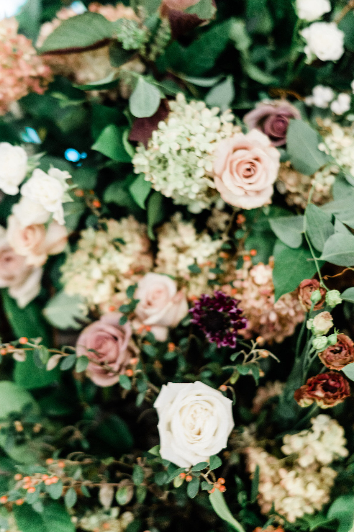 Capturing the artistry of your love, our luxury weddings in DC weave together authentic emotions and elegant compositions. Each photograph is a masterpiece, reflecting your unique story amidst the grandeur of The Larz Anderson House.