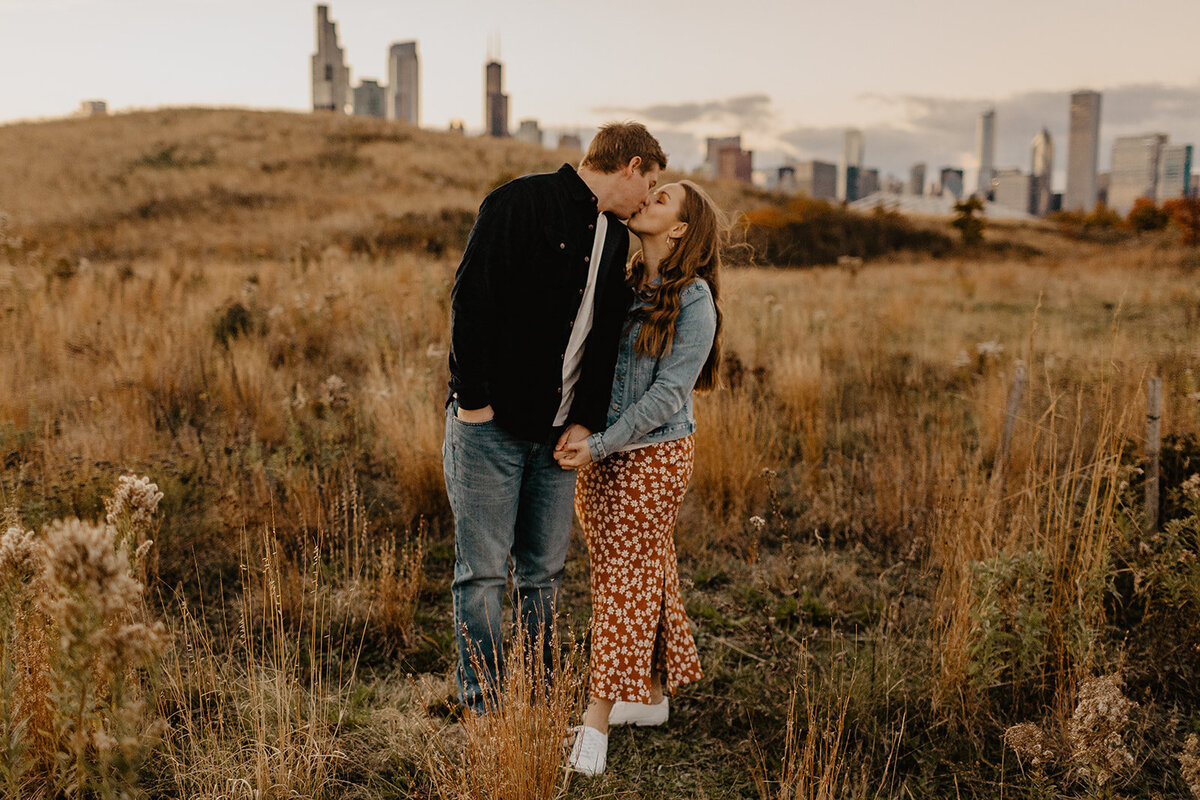 Northerly-Island-Chicago-Engagement-Session-Taylor-Josh16