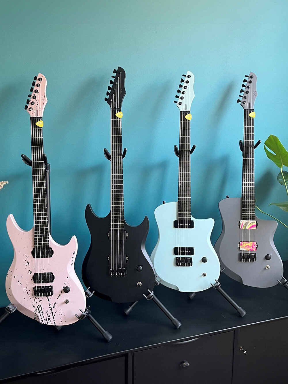 RH guitars line up_1