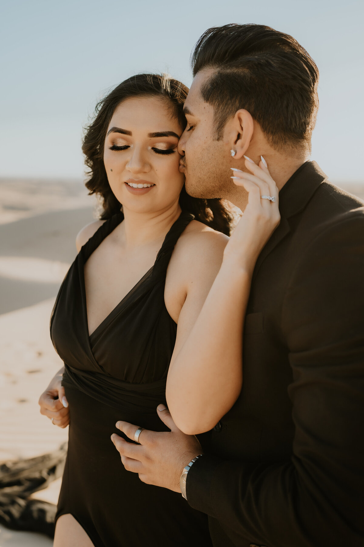 Temecula, California Wedding photographer Yescphotography Engagement session couple embrace