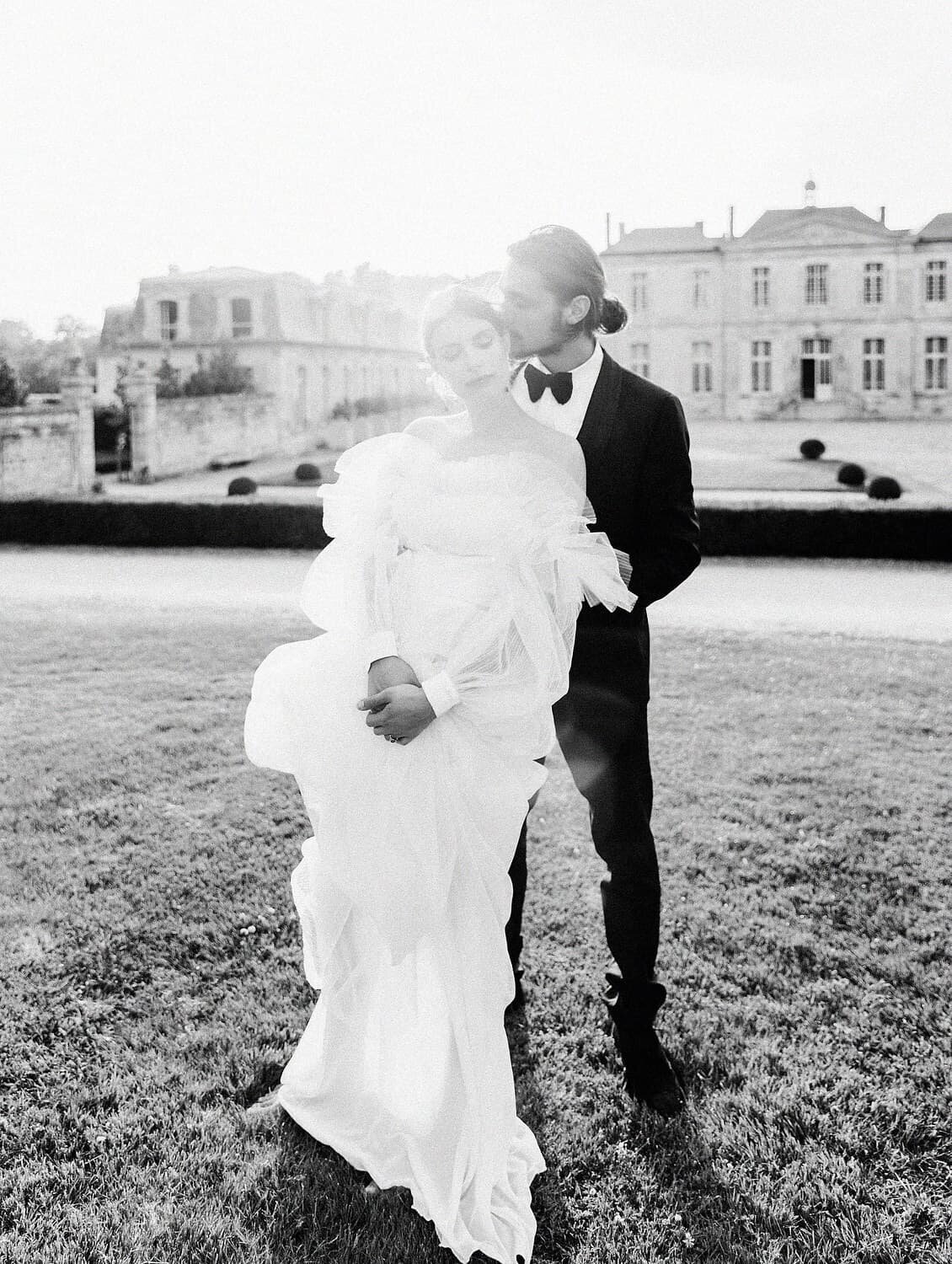 France-chateau-de-Vilette-wedding-Paris-France-bride-and-groom-Julia-Kaptelova-Photography-208