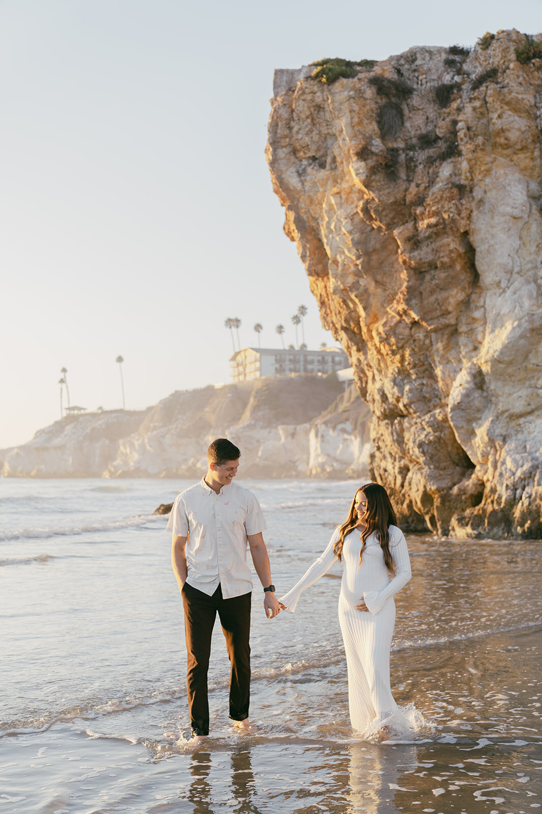 golden-hour-shell-beach-maternity-photography-by-samantha-anne8