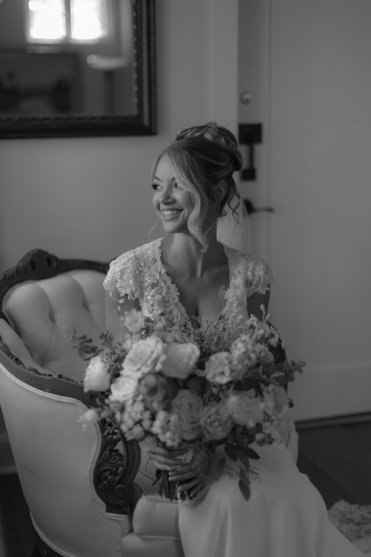 bride-portrait-with-floral-buquet-saint-clements-castle