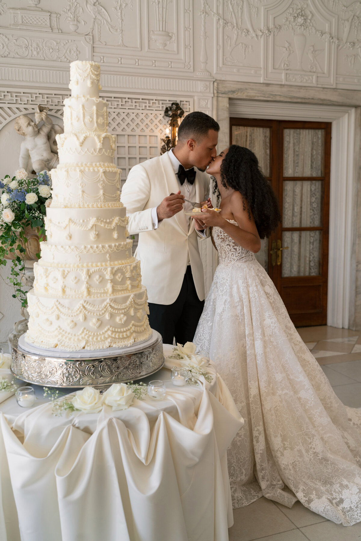 Berlez-Chicago-Wedding-Photographer-samantha-li-bridal-Eve-of-Milady-Armour-House-Editorial-153