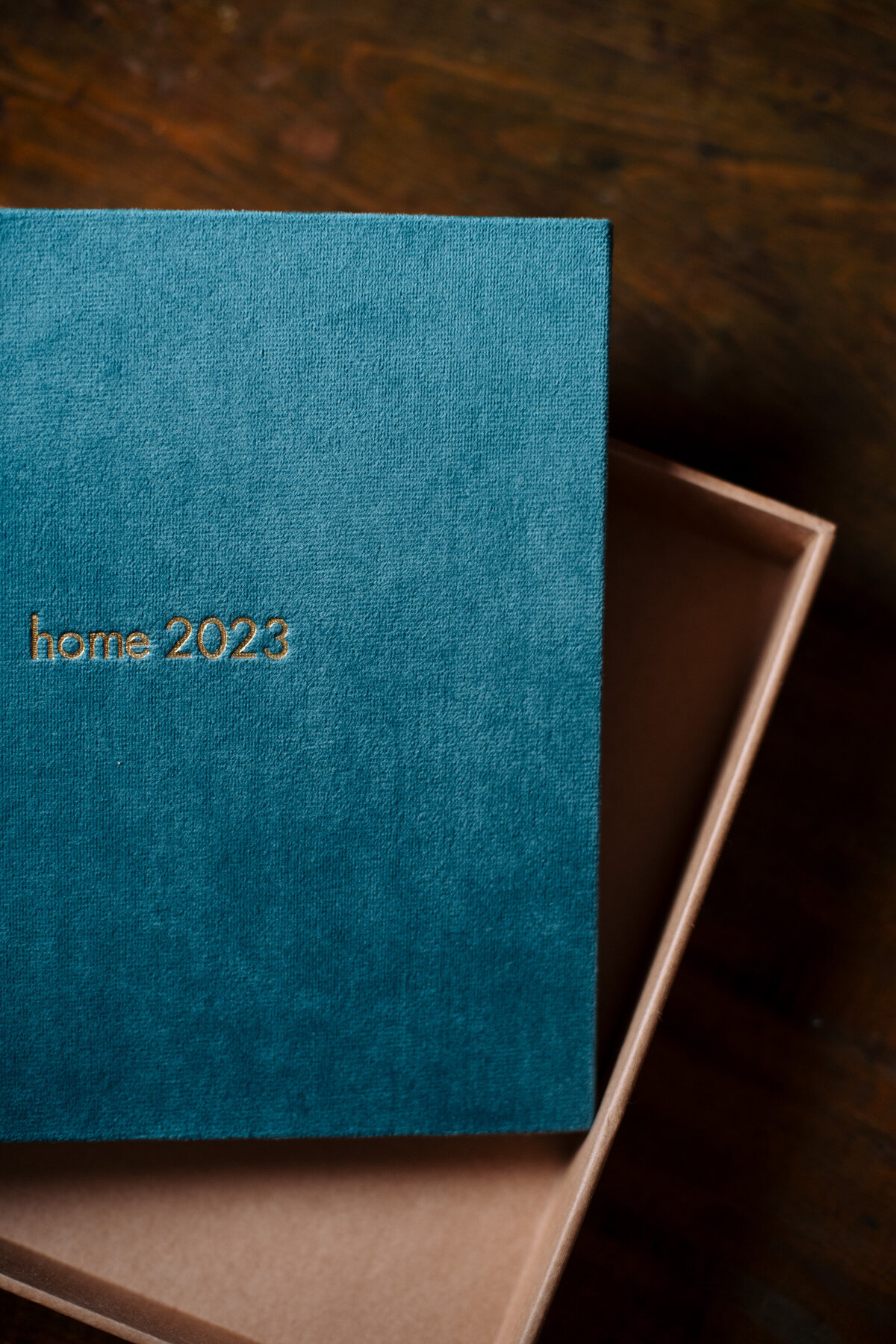 velvet-embossing