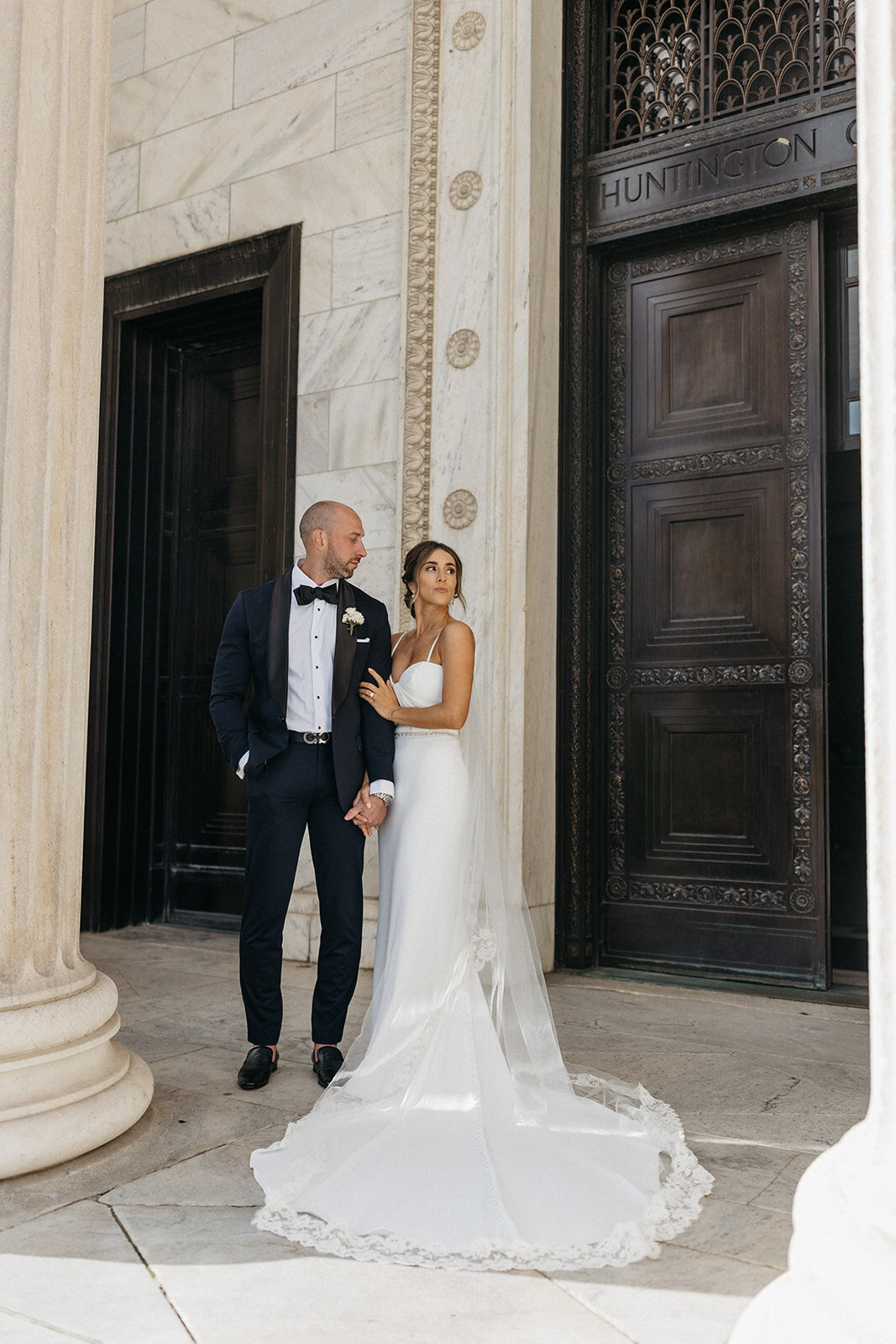 timeless-marble-room-intimate-wedding-photography-4