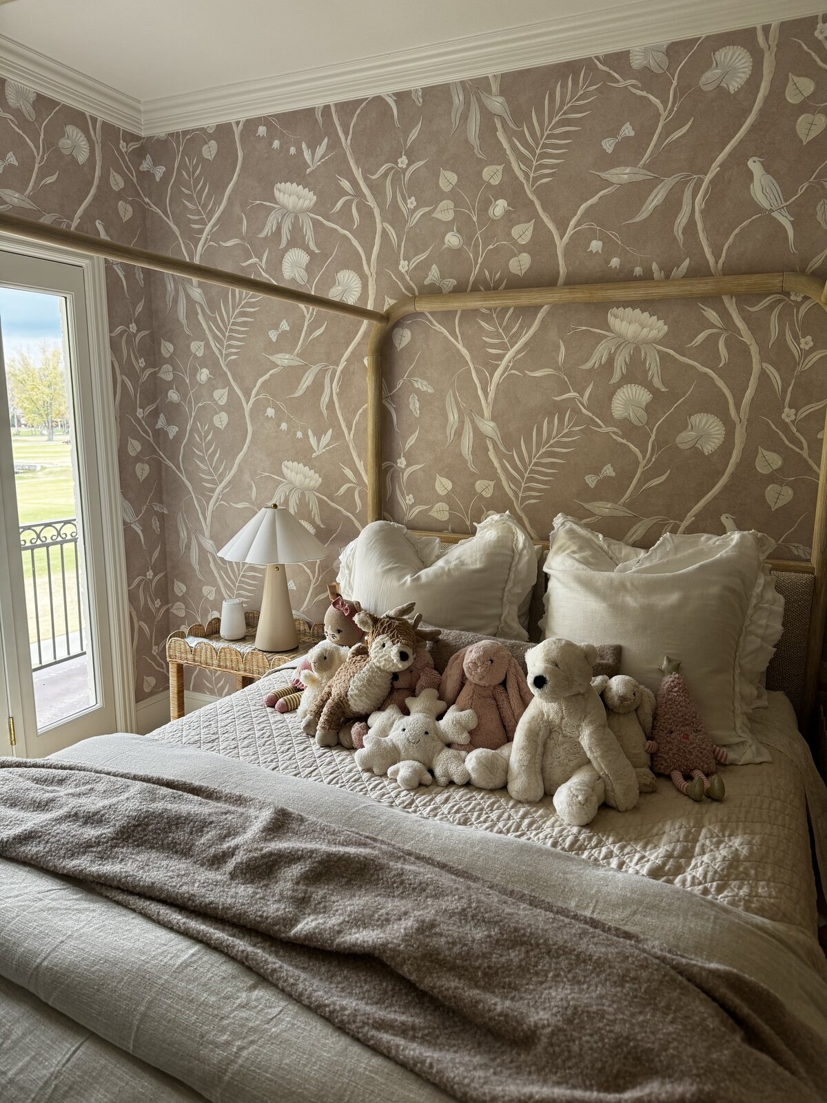 Little Girls Room Wallpaper