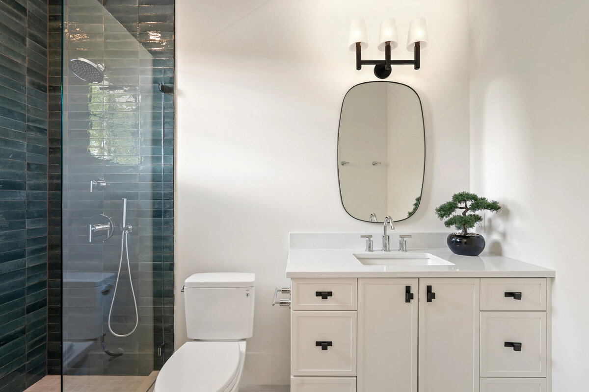 5505-woodrow-ave-bath-1