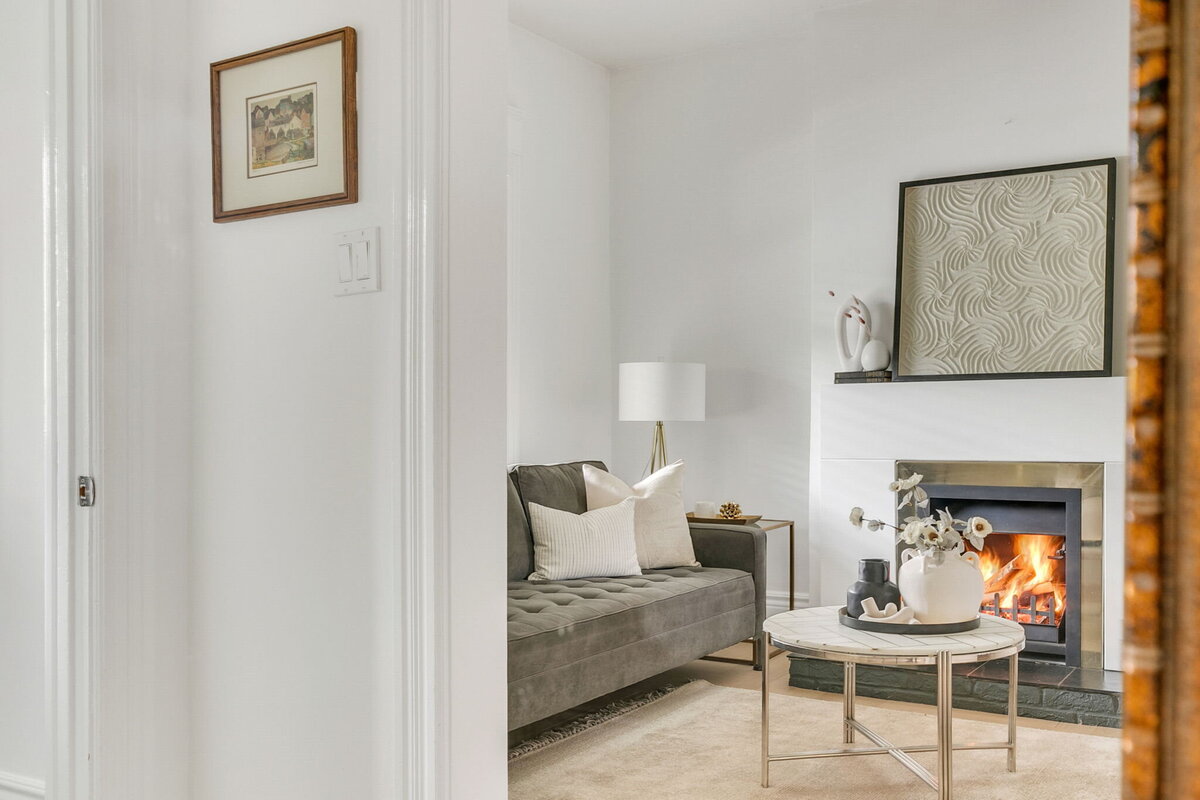 16-web-or-mls-8_004_Living Room
