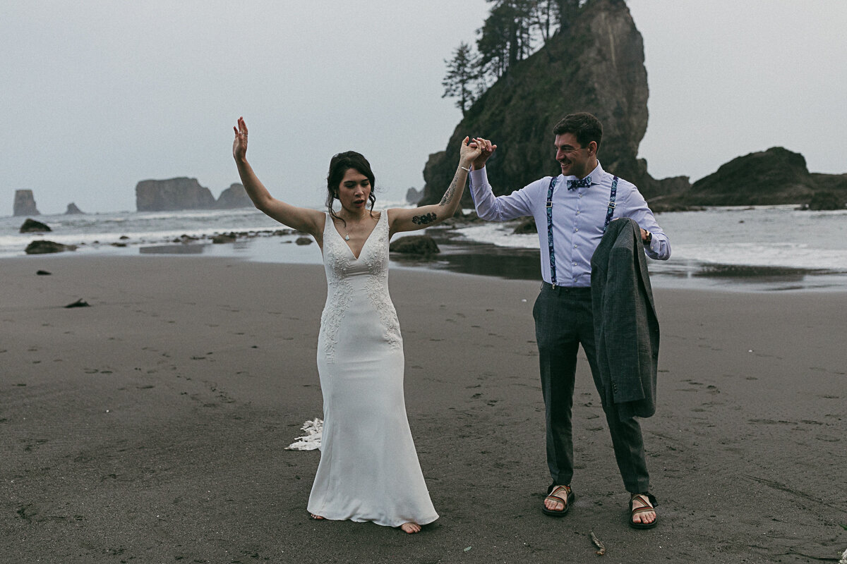 washingtonelopementphotographer-fernacreswedding-forkswashingtonwedding-pnwelopement-135