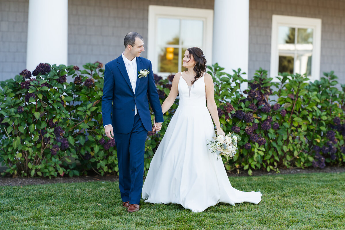 Romantic sunset photos of newlyweds at Waverly Oaks
