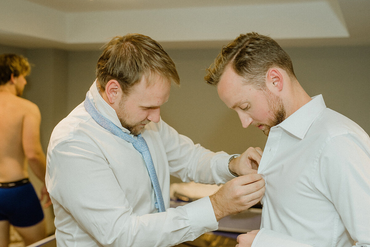 b-toronto-wedding-getting-ready-lovt-studio-the-symes-1917