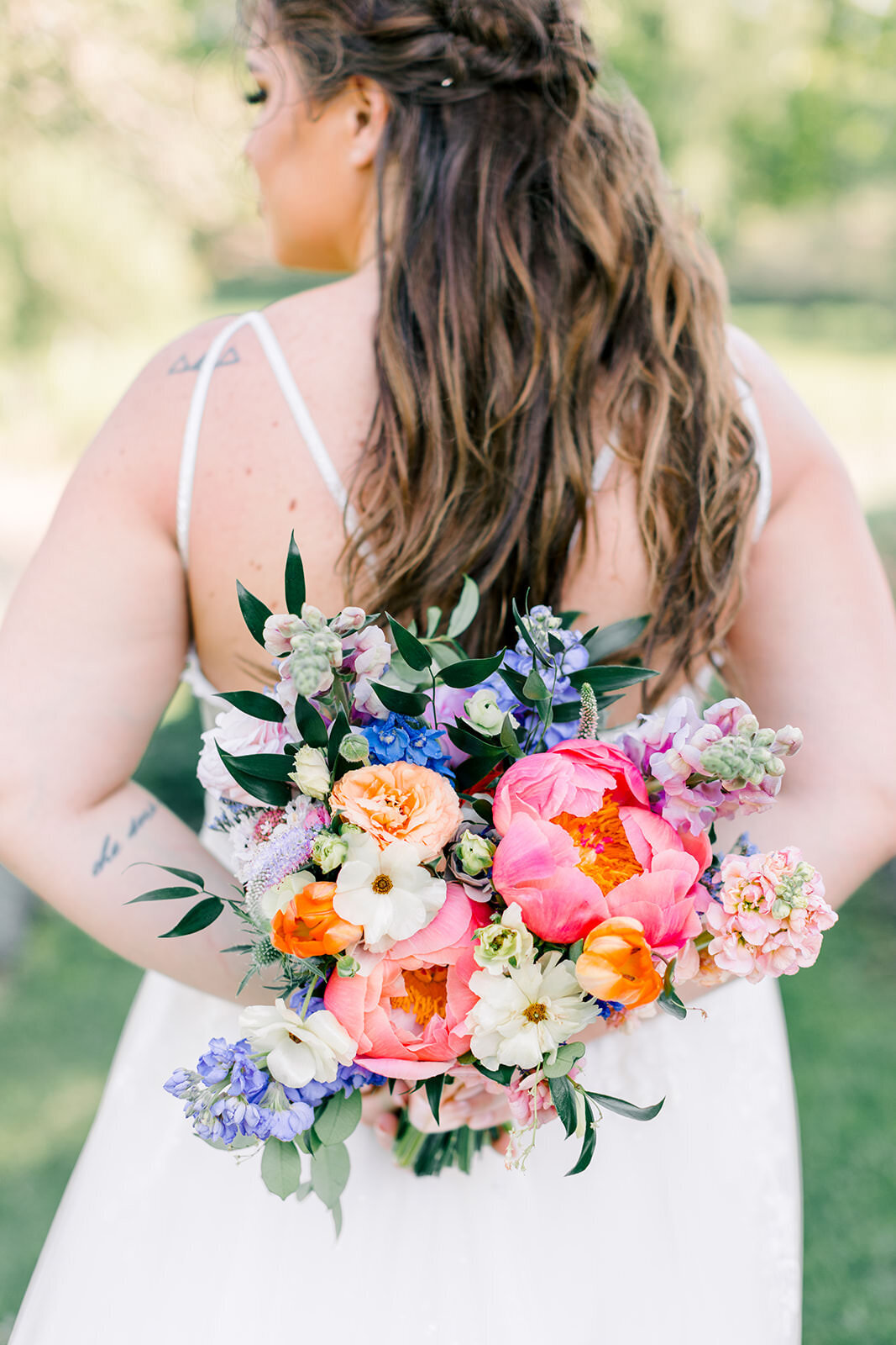 bright bridal bouquet