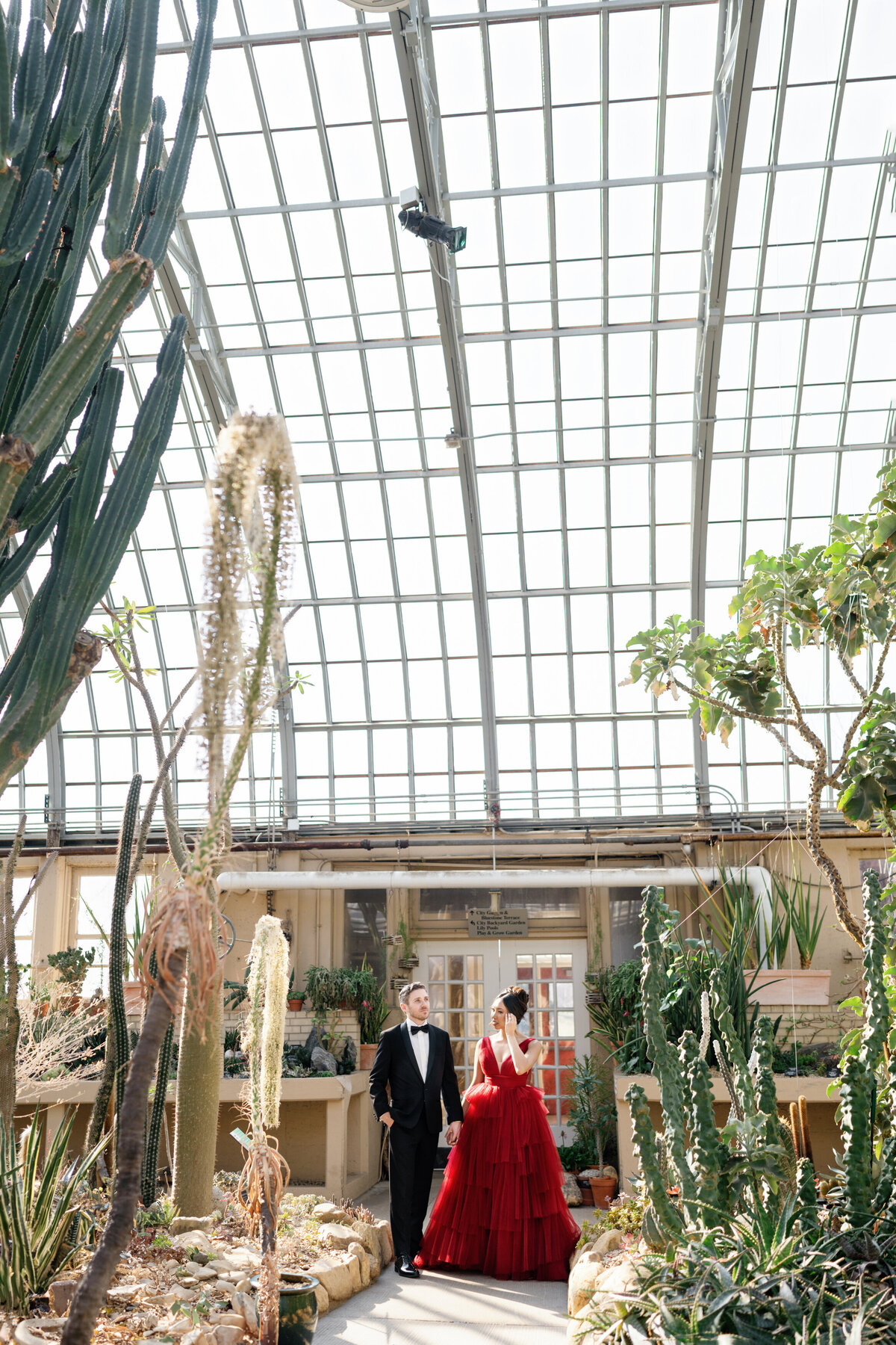 Aspen-Avenue-Chicago-Wedding-Photographer-Grace-and-Ivory-PressRoom-bryjeanartistry-Editorial-tamara-holden-Garfield-Park-Conservatory-ECBG-Cake-FAV-27