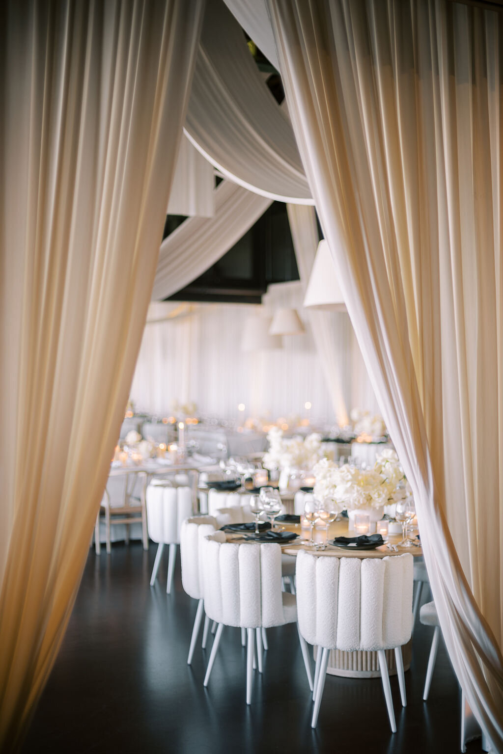 Theater On The Lake Modern Wedding_11