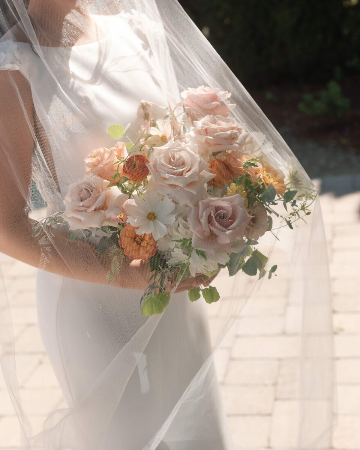 rachel-dale-bride-portrait-veil-bouquet-jackson-county-oregon