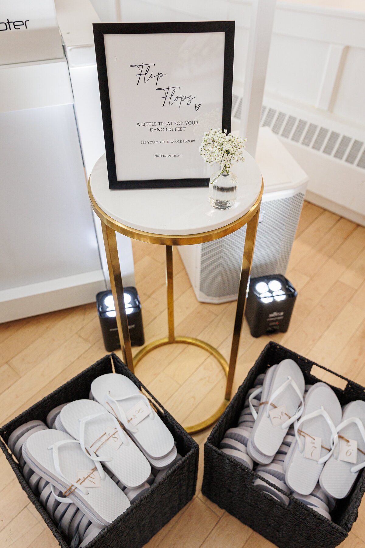 wedding-flip-flops-springfield-country-club-wedding