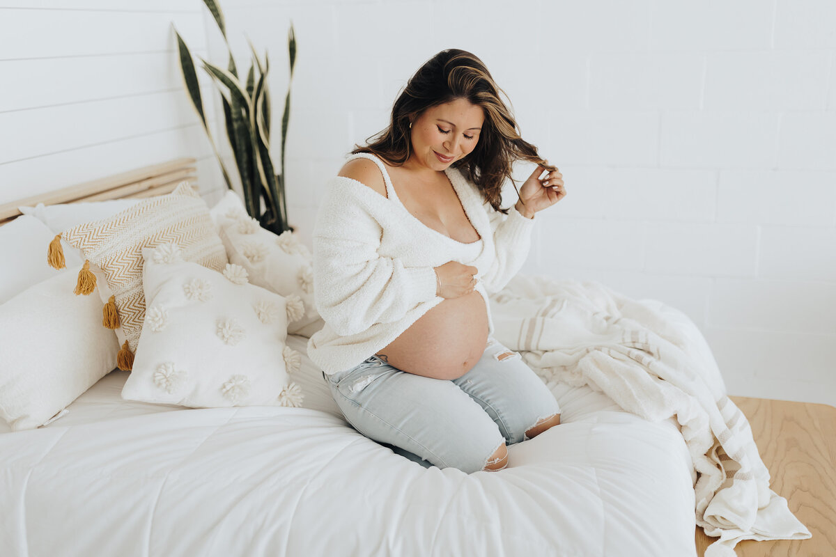 Emily_Woodall_Photography_Intimate_Maternity-8