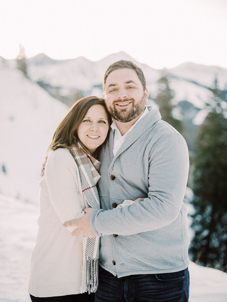 Colorado-Family-Photography-Vail-Mountaintop-Winter-Snowy-Christmas-Photoshoot35