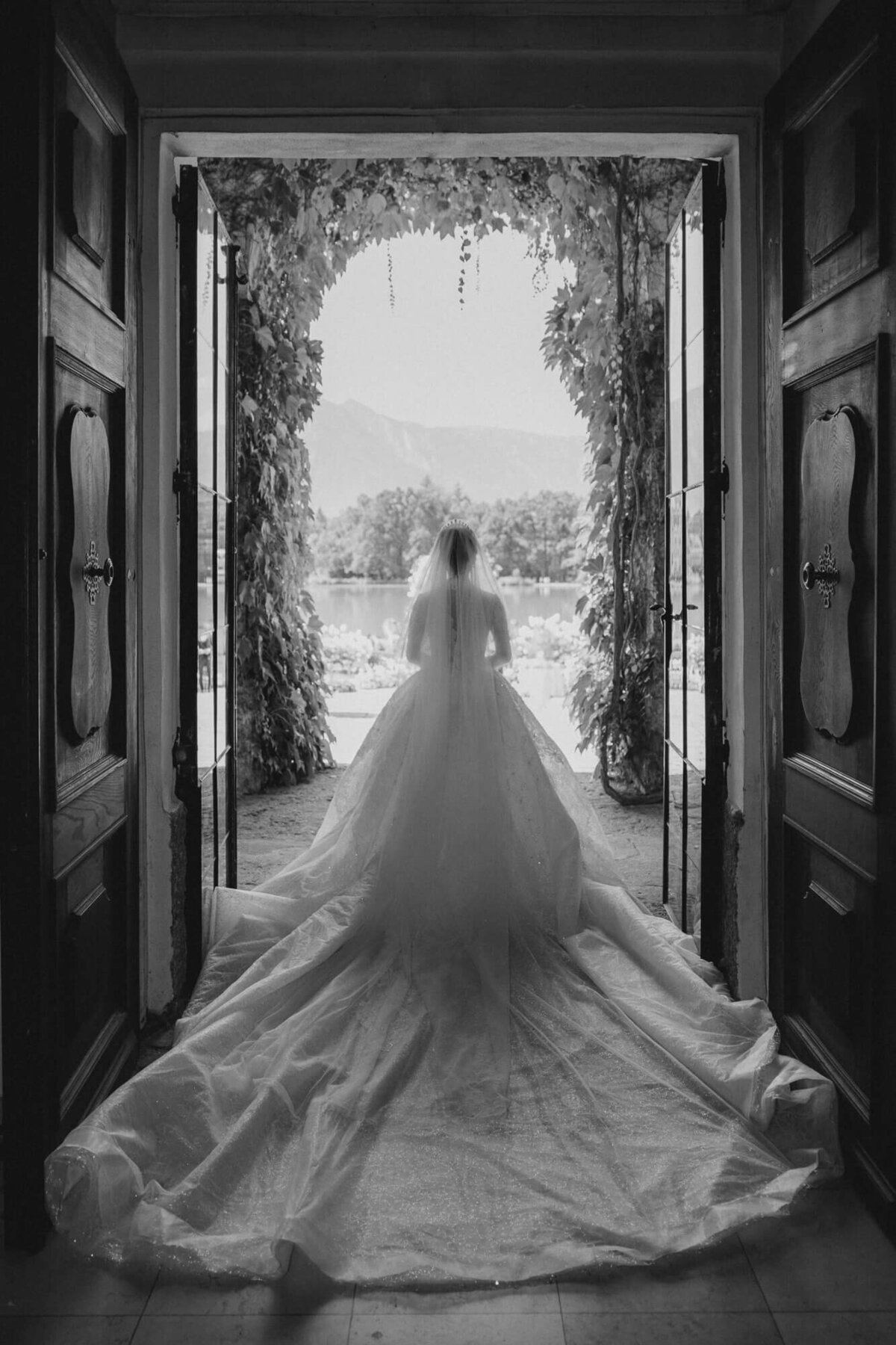 elopement-leopoldskron-palace-salzburg-19