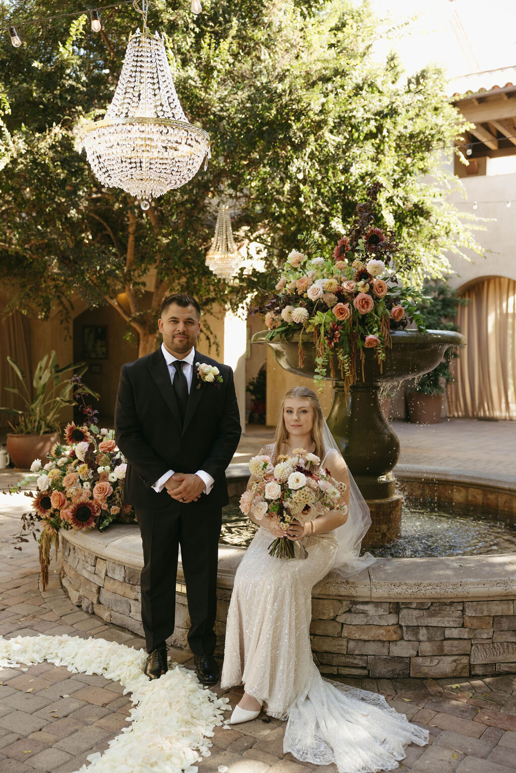 pretty-palm-leaf-event-co-molly-and-rodrigo-wedding-in-serra-plaza-19