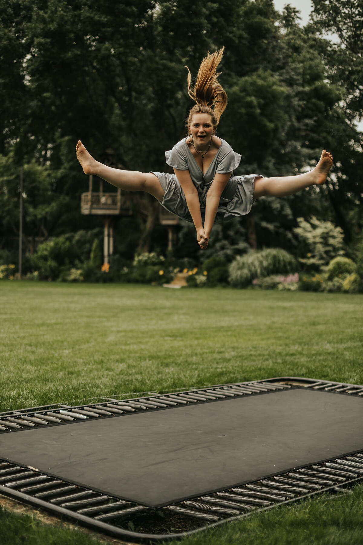 Portrait fun session with trampoline at Hamstra Gardens