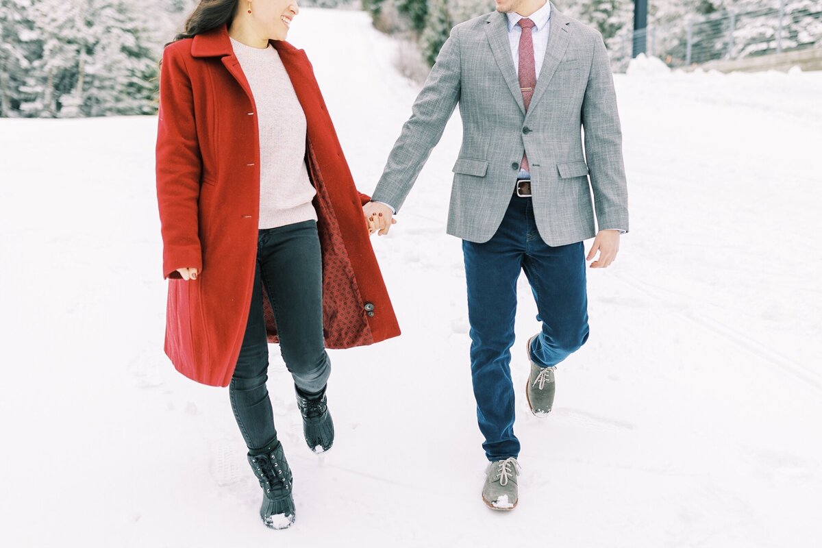 White-Mountains-New-Hampshire-NH-Winter-Engagement-Photography_0008