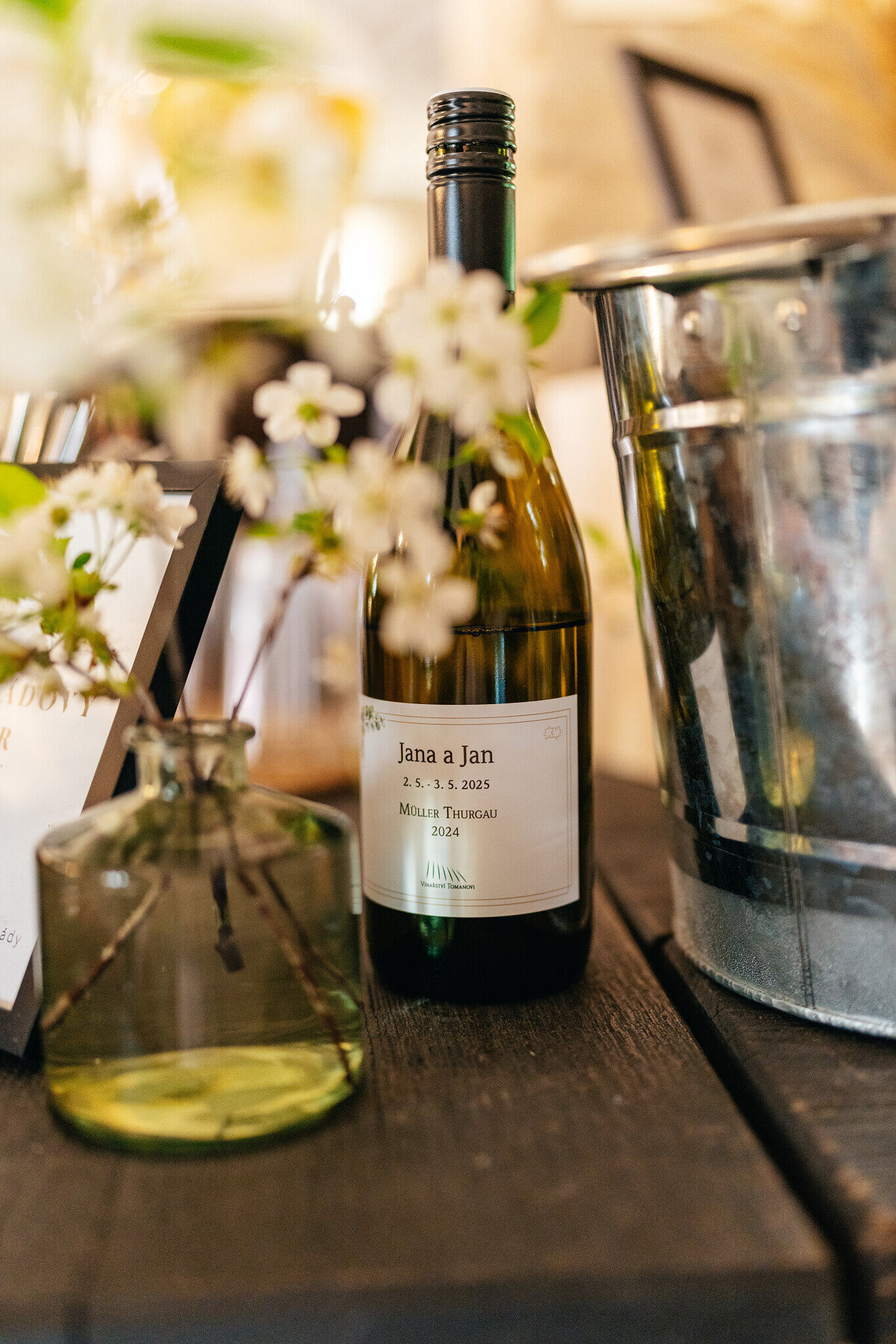 svatba za vratama osobní víno