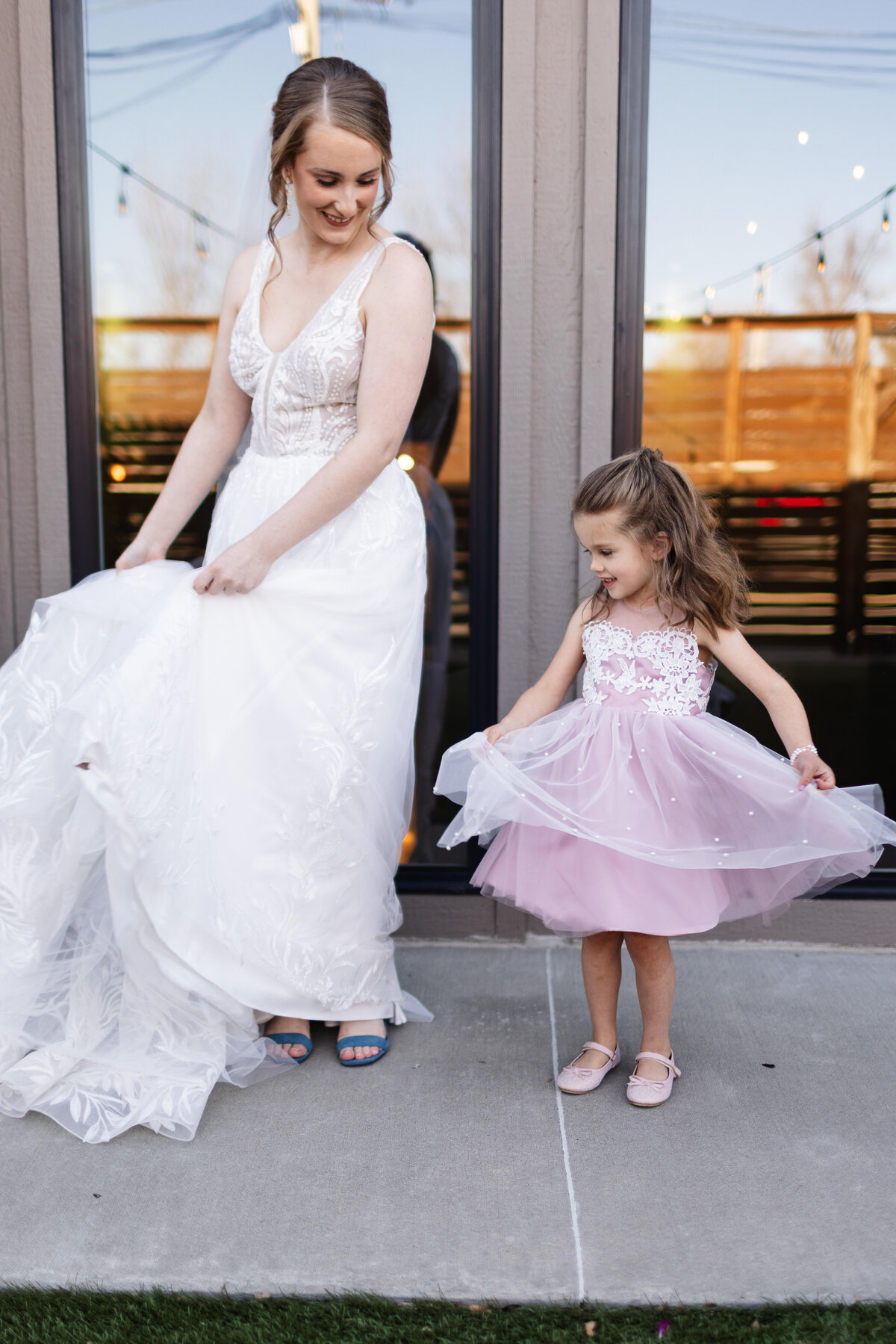 Kansas City Wedding Photographer - CaitlynCloudPhotography - spinning dress