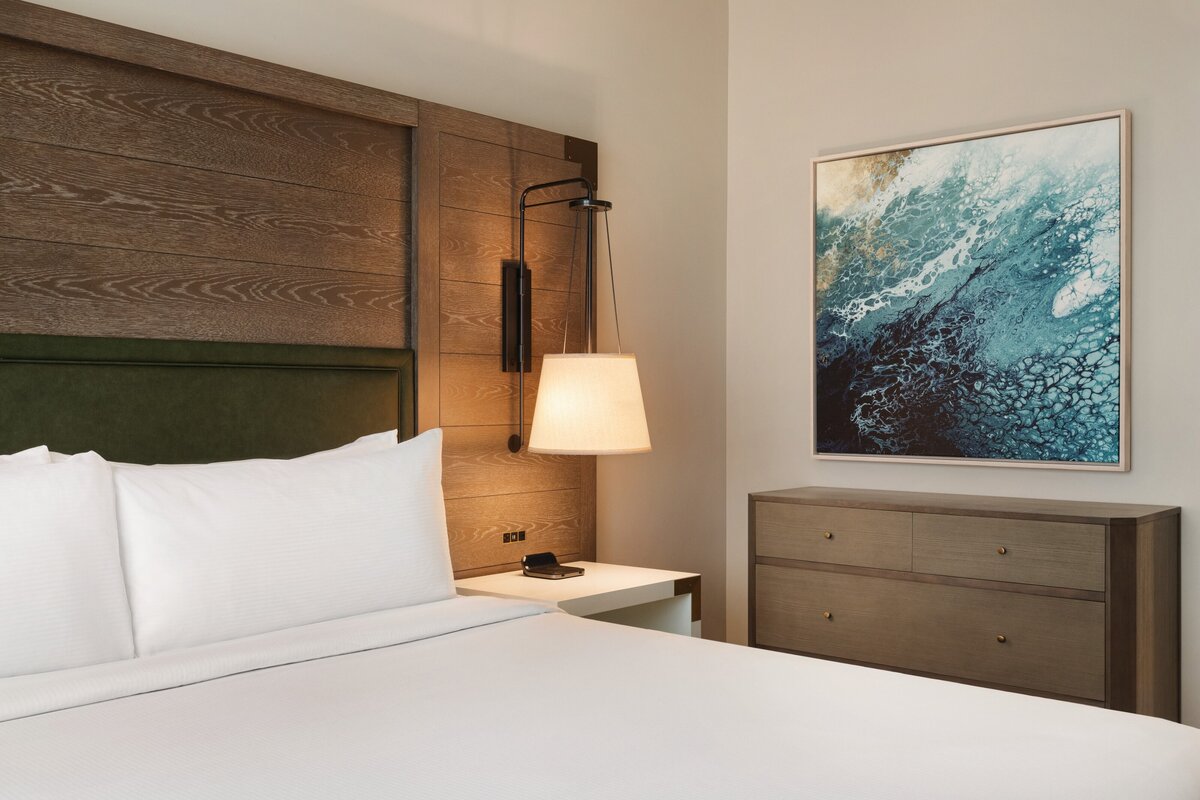 ECPPP_1_king_1_bedroom_suite_02