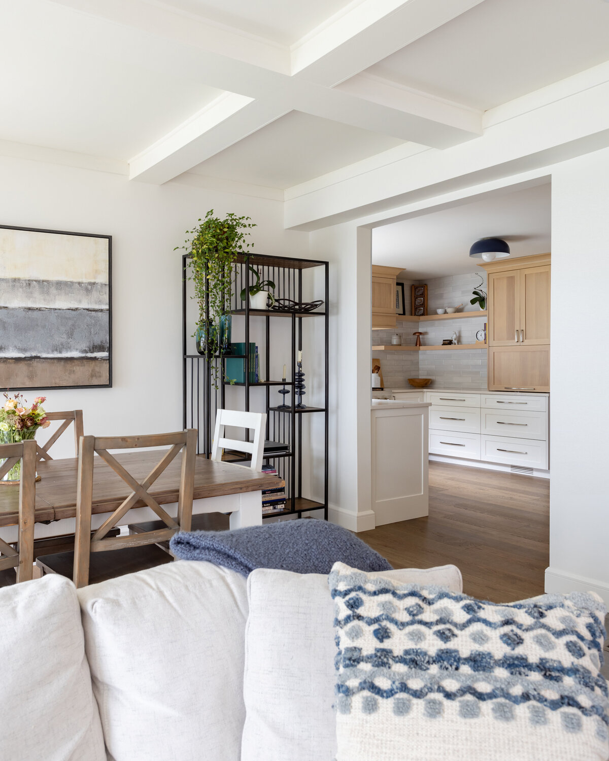 KatCo_Interiors-LakeHouse-LivingRoom-12
